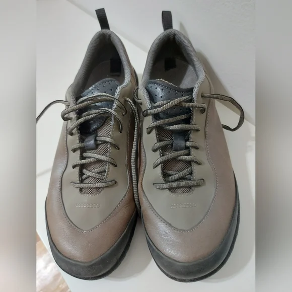 Merrel Shoes - Picture 2 of 11